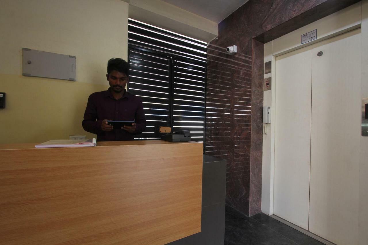 Hôtel Oyo Flagship 31042 Sunil Residency à Coimbatore Extérieur photo